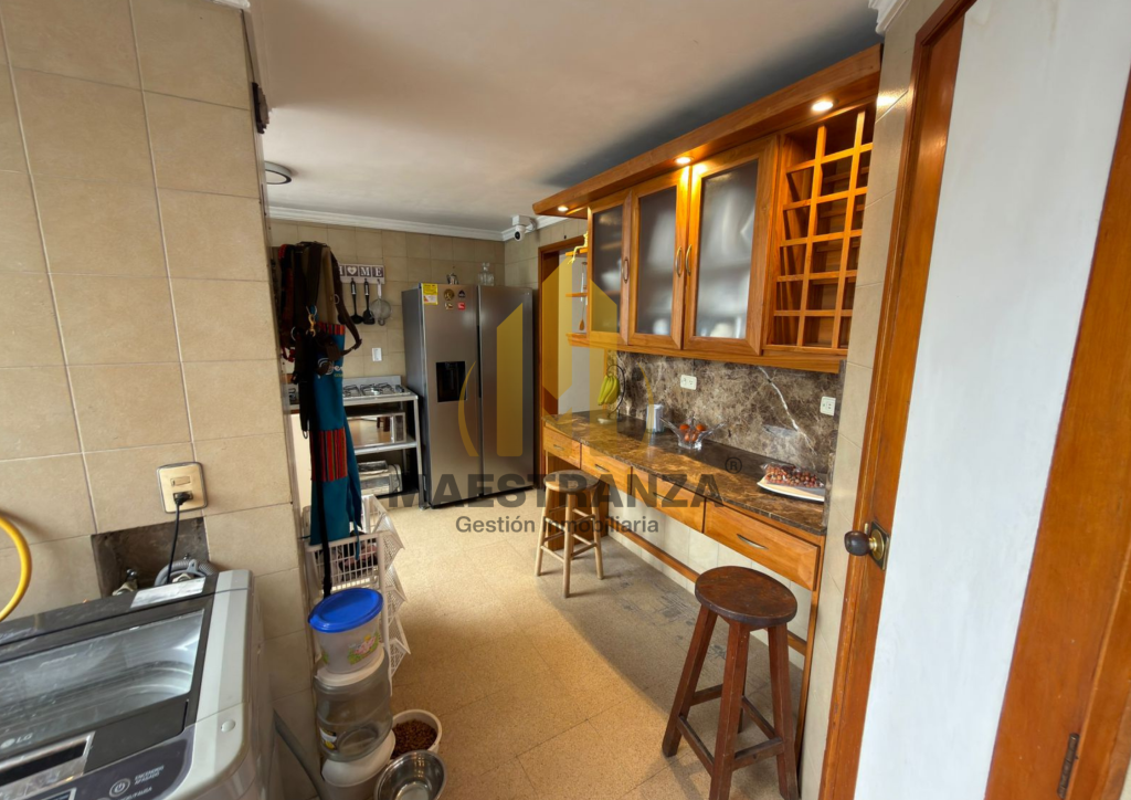 Apartamento en venta en El Poblado, Medellín · foto 4 de 24