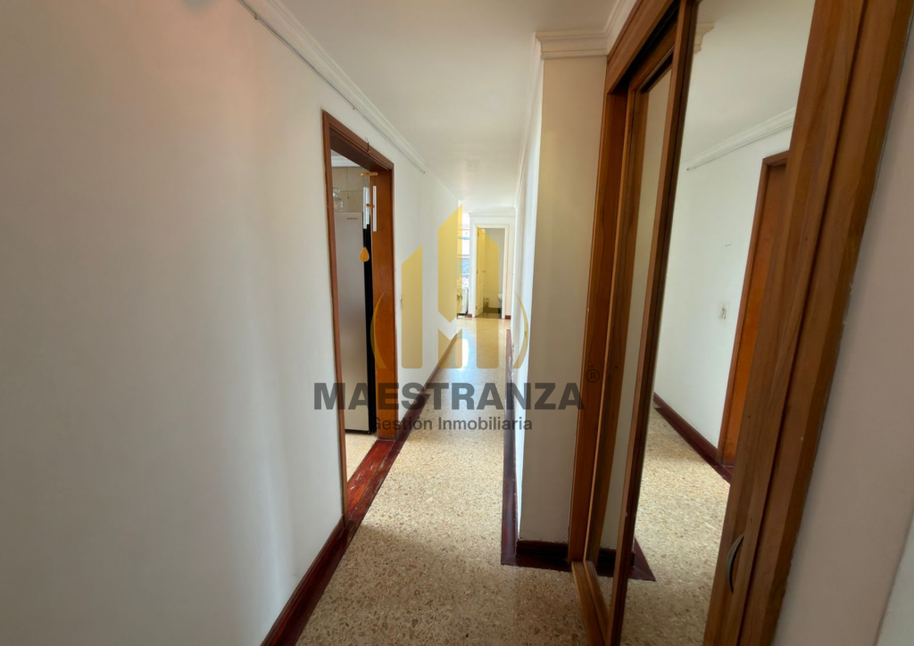 Apartamento en venta en El Poblado, Medellín · foto 9 de 24