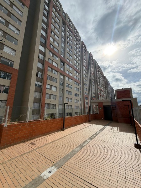 Apartamento en venta en Suba Compartir, Bogotá · foto 2 de 24