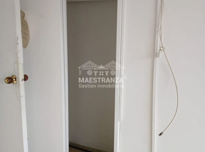 Oficina en arriendo en La Candelaria, Medellín, 18 m² · foto 2 de 4