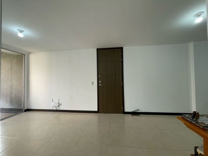 Apartamento de 3 alcobas en venta en Loma De San Jose, Sabaneta, 73 m² · foto 4 de 15