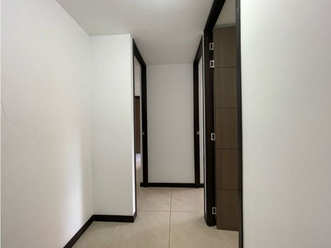 Apartamento de 3 alcobas en venta en Loma De San Jose, Sabaneta, 73 m² · foto 5 de 15