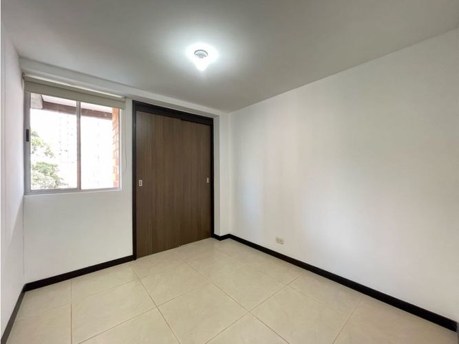 Apartamento de 3 alcobas en venta en Loma De San Jose, Sabaneta, 73 m² · foto 7 de 15
