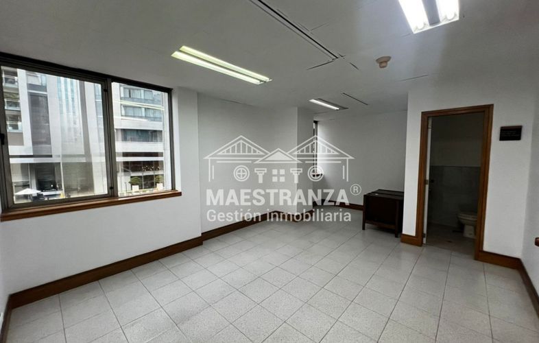 Consultorio en arriendo en La Aguacatala, Medellín, 25 m² · foto 2 de 6