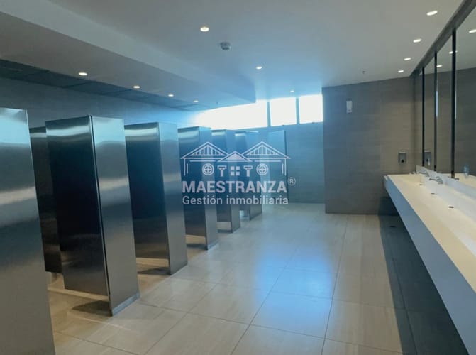 Oficina en arriendo en Zuñiga, Envigado, 717 m² · foto 3 de 23
