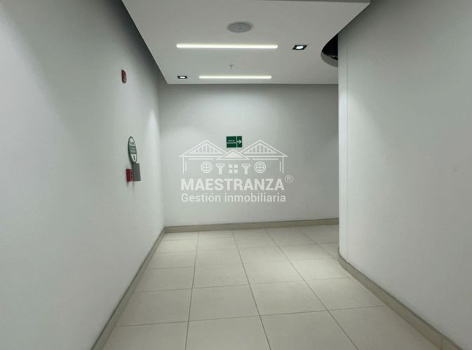 Oficina en arriendo en Zuñiga, Envigado, 717 m² · foto 4 de 23