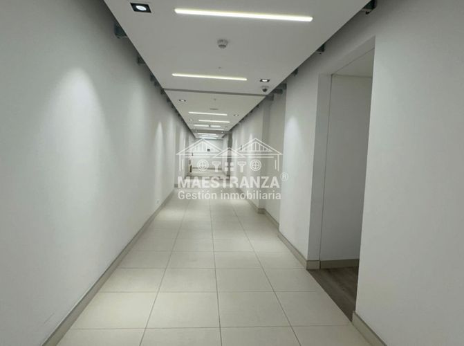 Oficina en arriendo en Zuñiga, Envigado, 717 m² · foto 5 de 23