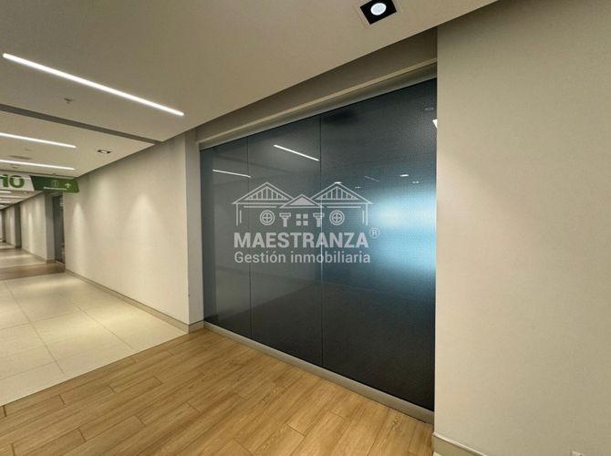 Oficina en arriendo en Zuñiga, Envigado, 717 m² · foto 6 de 23