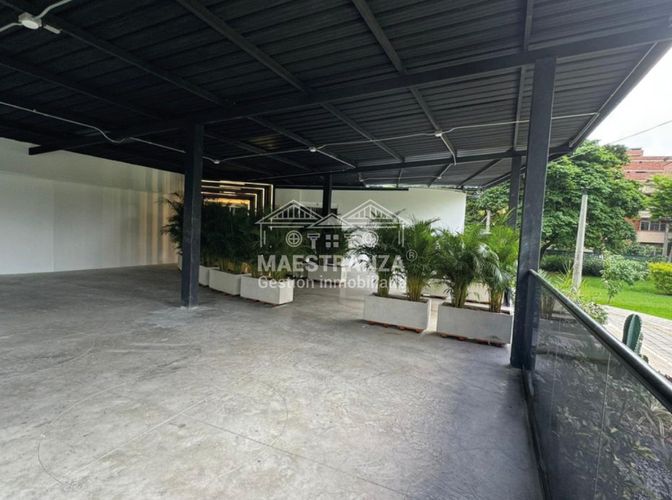 Local en arriendo en Naranjal, Medellín, 283 m² · foto 2 de 12
