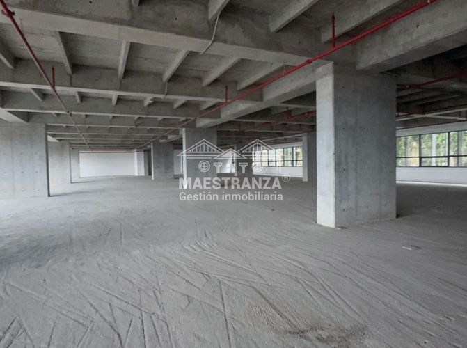 Oficina en arriendo en Las Palmas, Medellín, 1888 m² · foto 2 de 19