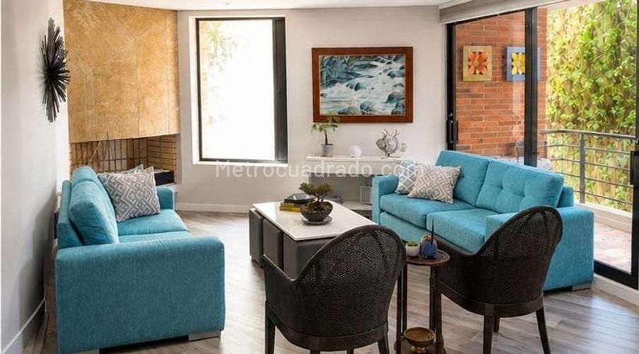 Apartamento de 3 alcobas en venta en Bella Suiza, Bogotá, 235 m² · foto 2 de 14
