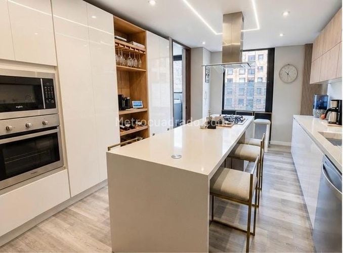 Apartamento de 3 alcobas en venta en Bella Suiza, Bogotá, 235 m² · foto 7 de 14