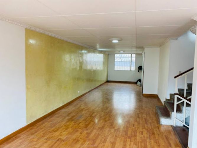 Casa de 3 alcobas en arriendo en Normandia, Bogotá, 320 m² · foto 2 de 24