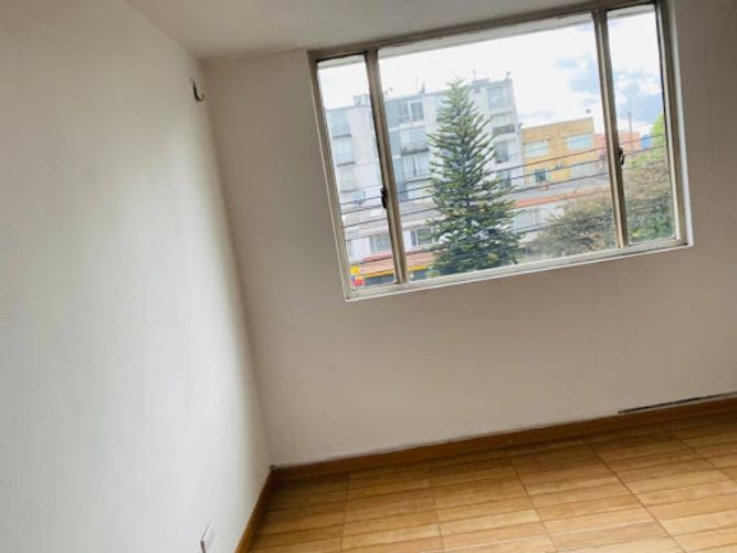 Casa de 3 alcobas en arriendo en Normandia, Bogotá, 320 m² · foto 4 de 24