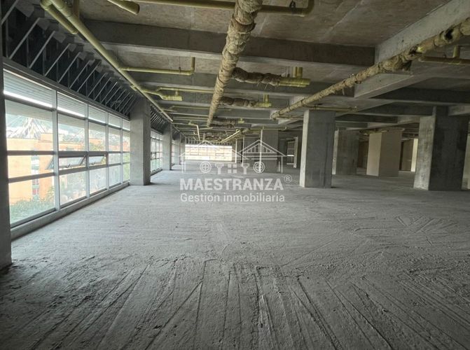 Local en arriendo en El Poblado, Medellín · foto 2 de 15