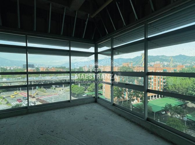 Local en arriendo en El Poblado, Medellín · foto 10 de 15