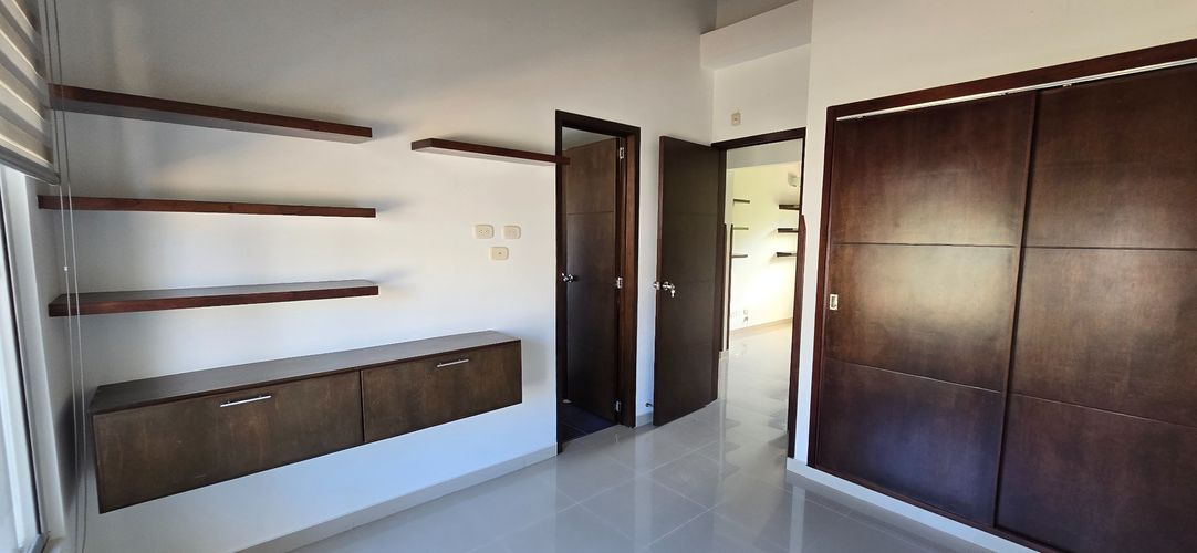 Casa de 4 alcobas en arriendo en Menzuly, Piedecuesta, 275 m² · foto 4 de 19