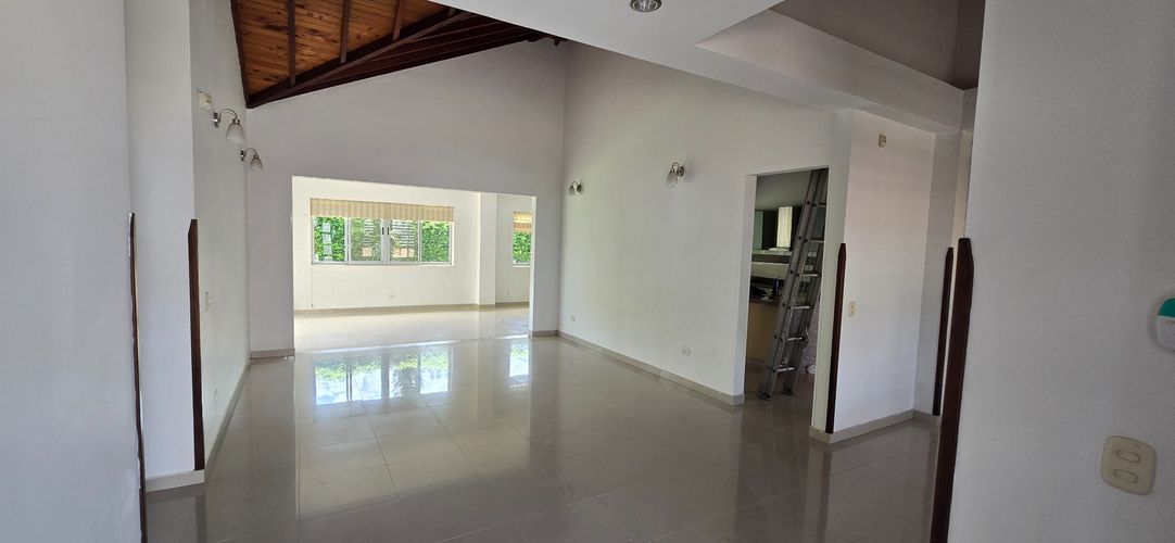 Casa de 4 alcobas en arriendo en Menzuly, Piedecuesta, 275 m² · foto 6 de 19