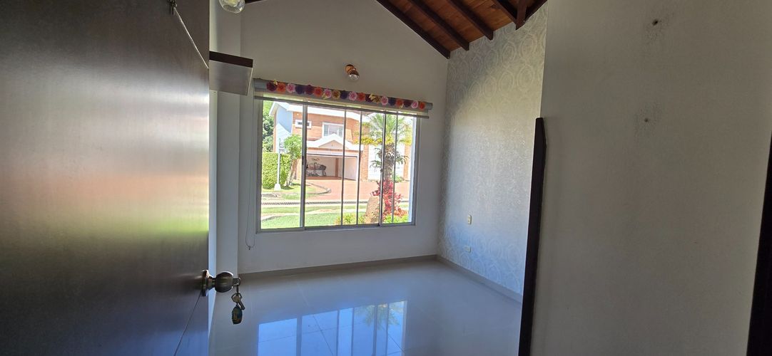 Casa de 4 alcobas en arriendo en Menzuly, Piedecuesta, 275 m² · foto 10 de 19