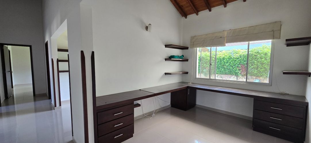 Casa de 4 alcobas en arriendo en Menzuly, Piedecuesta, 275 m² · foto 8 de 19