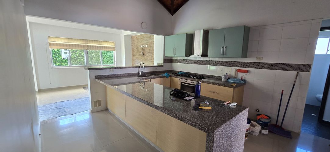 Casa de 4 alcobas en arriendo en Menzuly, Piedecuesta, 275 m² · foto 5 de 19