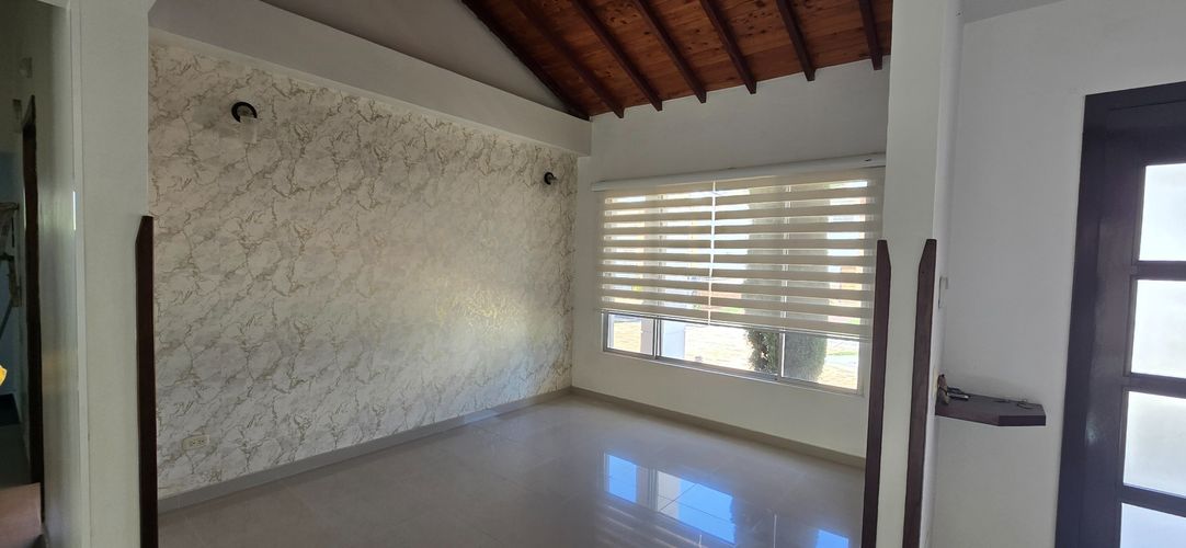 Casa de 4 alcobas en arriendo en Menzuly, Piedecuesta, 275 m² · foto 7 de 19
