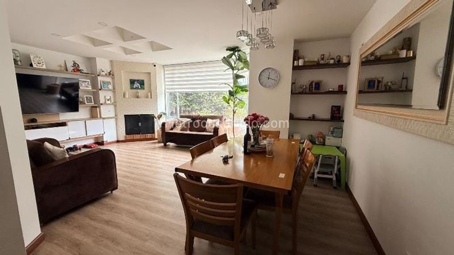 Apartamento en venta en Santa Barbara, Bogotá · foto 2 de 10