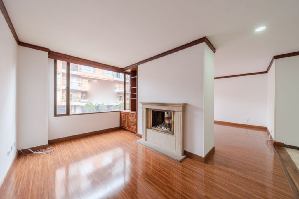 Apartamento en venta en La Carolina, Bogotá · foto 2 de 24