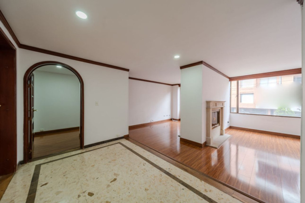 Apartamento en venta en La Carolina, Bogotá · foto 3 de 24