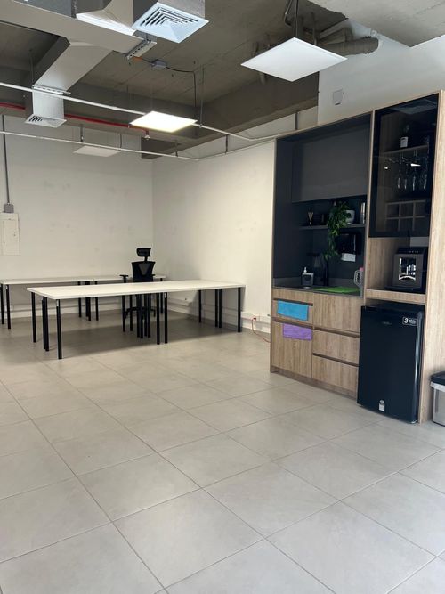 Oficina en arriendo en El Poblado, Medellín, 88 m² · foto 5 de 10