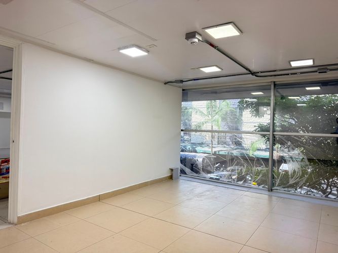 Local en arriendo en Cristo Rey, Medellín, 460 m² · foto 18 de 19