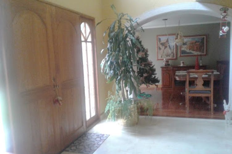 Casa de 4 alcobas en venta en Cn Los Arboles, Chía, 263 m² · foto 3 de 23