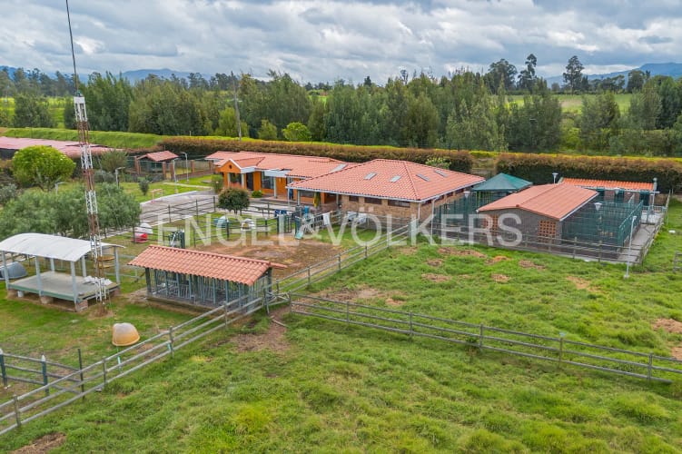 Casa de 4 alcobas en venta en Siberia, Cota, 1052 m² · foto 19 de 20