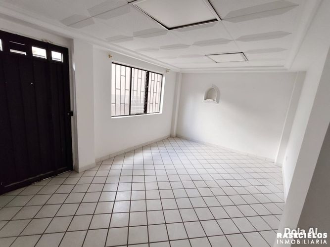 Local en arriendo en Conquistadores, Medellín, 15 m² · foto 3 de 13