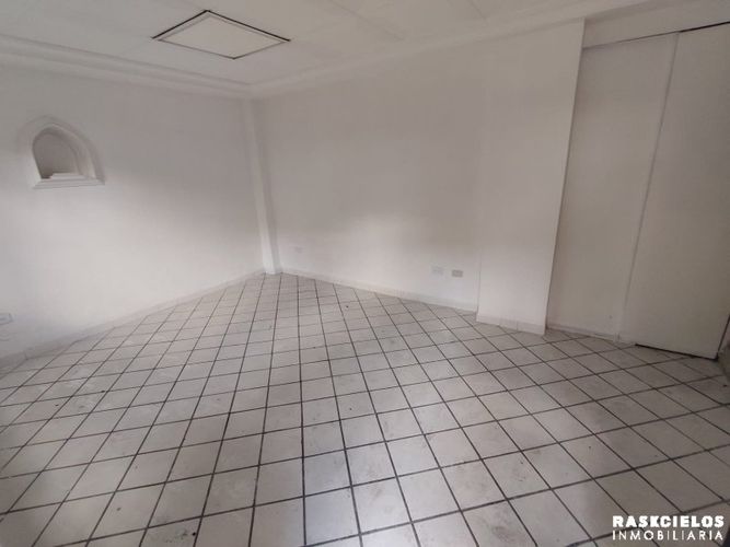 Local en arriendo en Conquistadores, Medellín, 15 m² · foto 8 de 13