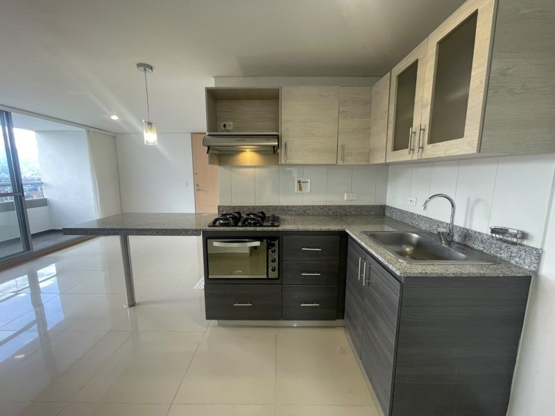 Apartamento en arriendo en Loma Del Esmeraldal, Envigado · foto 2 de 16