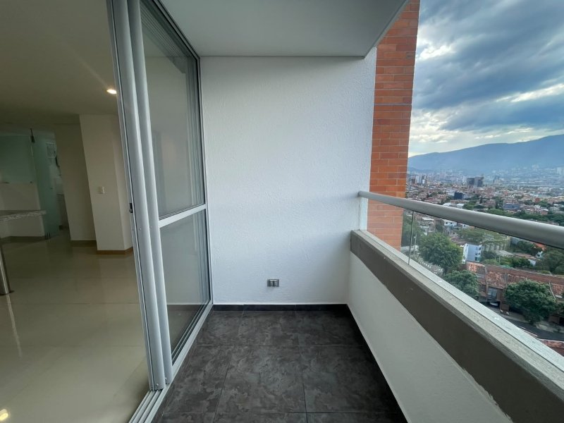 Apartamento en arriendo en Loma Del Esmeraldal, Envigado · foto 6 de 16