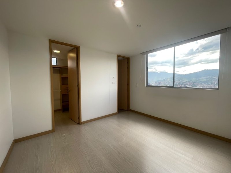 Apartamento en arriendo en Loma Del Esmeraldal, Envigado · foto 8 de 16