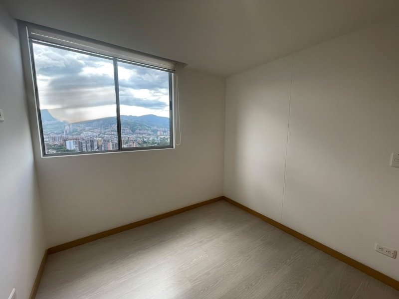 Apartamento en arriendo en Loma Del Esmeraldal, Envigado · foto 12 de 16