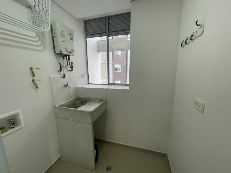 Apartamento en arriendo en Loma Del Esmeraldal, Envigado · foto 16 de 16