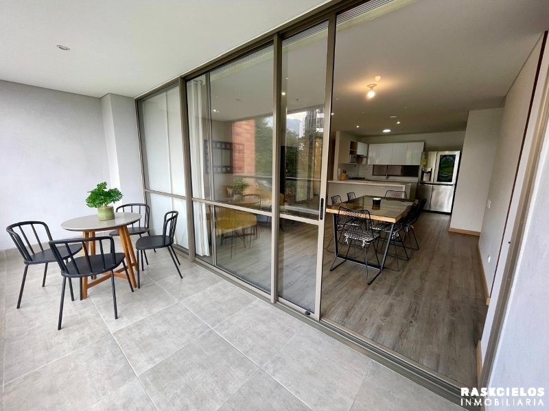Apartamento de 3 habitaciones en arriendo en El Poblado, Medellín — imagen 1 de 15