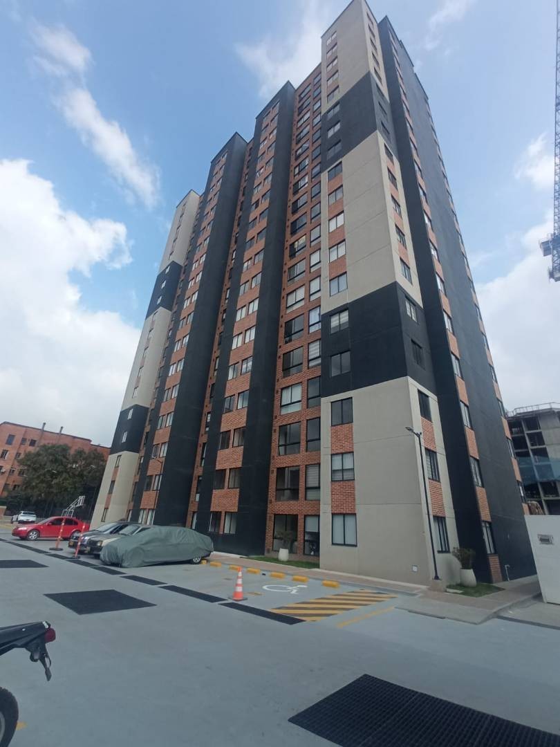 Apartamento en venta en Ciudad Salitre, Bogotá · foto 2 de 14