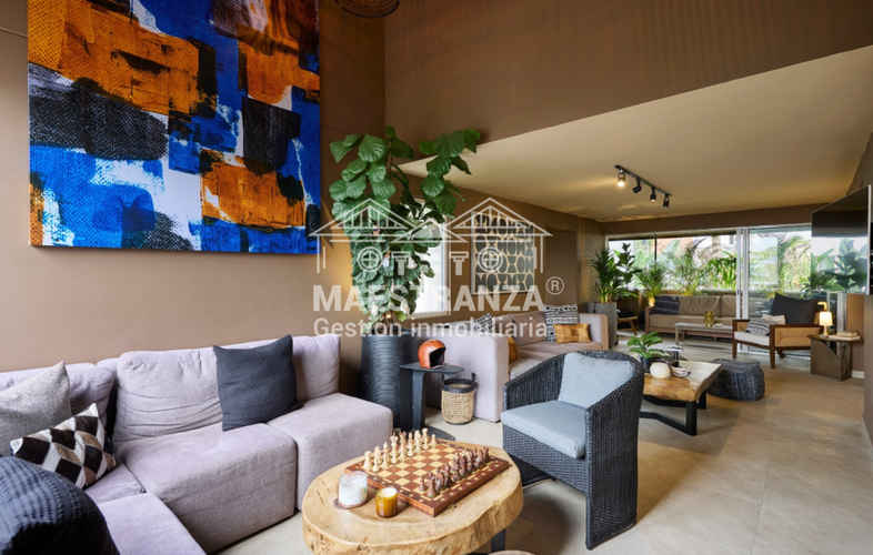 Apartamento de 3 alcobas en venta en El Tesoro, Medellín, 260 m² · foto 2 de 24
