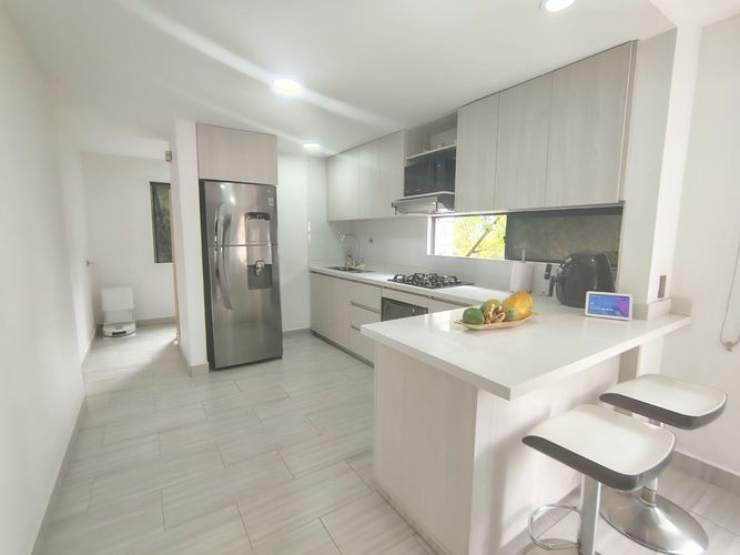 Apartamento de 3 alcobas en venta en El Poblado, Medellín, 128 m² · foto 5 de 19