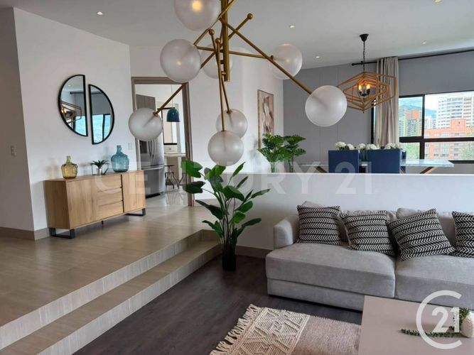Apartamento de 3 alcobas en venta en Alejandría, Medellín, 277 m² · foto 2 de 24