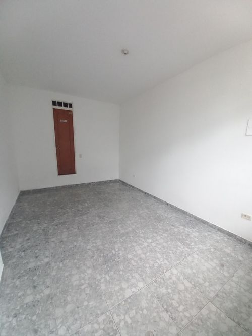 Local en arriendo en El Carmen, Ibagué, 9 m² · foto 7 de 8