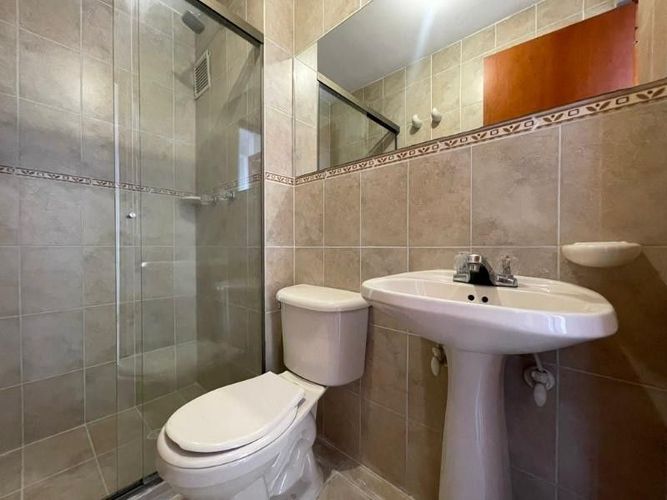 Apartamento de 4 alcobas en arriendo en Laureles, Medellín · foto 15 de 18