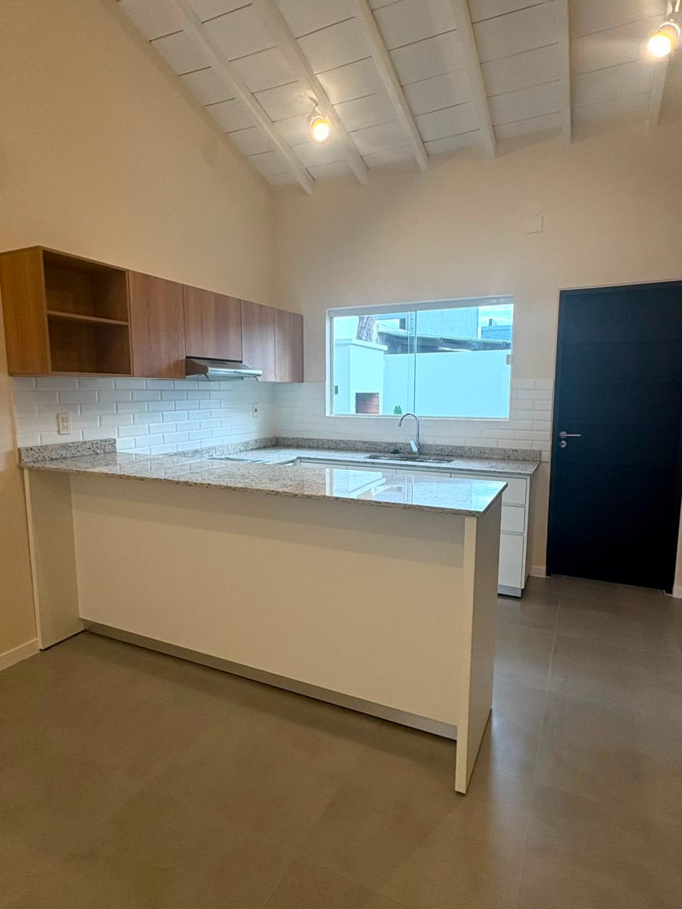 ALQUILO CASA A ESTRENAR EN PLANTA BAJA ZONA SEMINARIO — foto 3