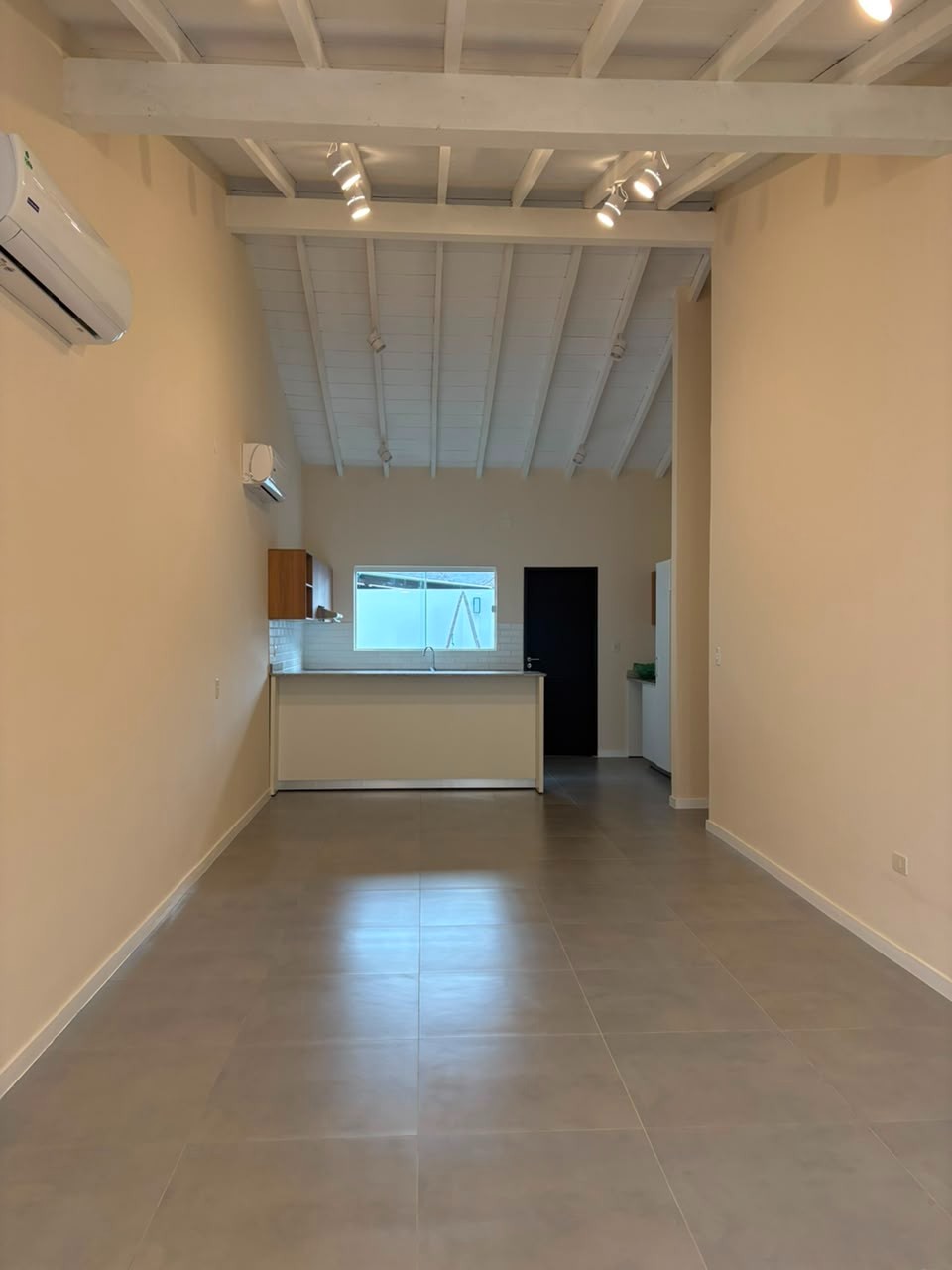 ALQUILO CASA A ESTRENAR EN PLANTA BAJA ZONA SEMINARIO — foto 2