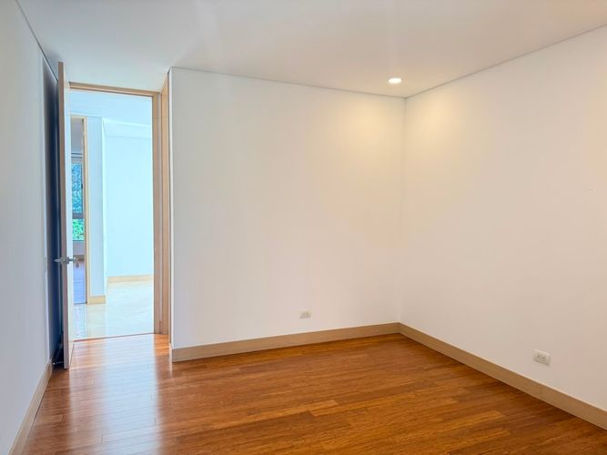Apartamento de 3 alcobas en arriendo en El Poblado, Medellín, 272 m² · foto 11 de 19